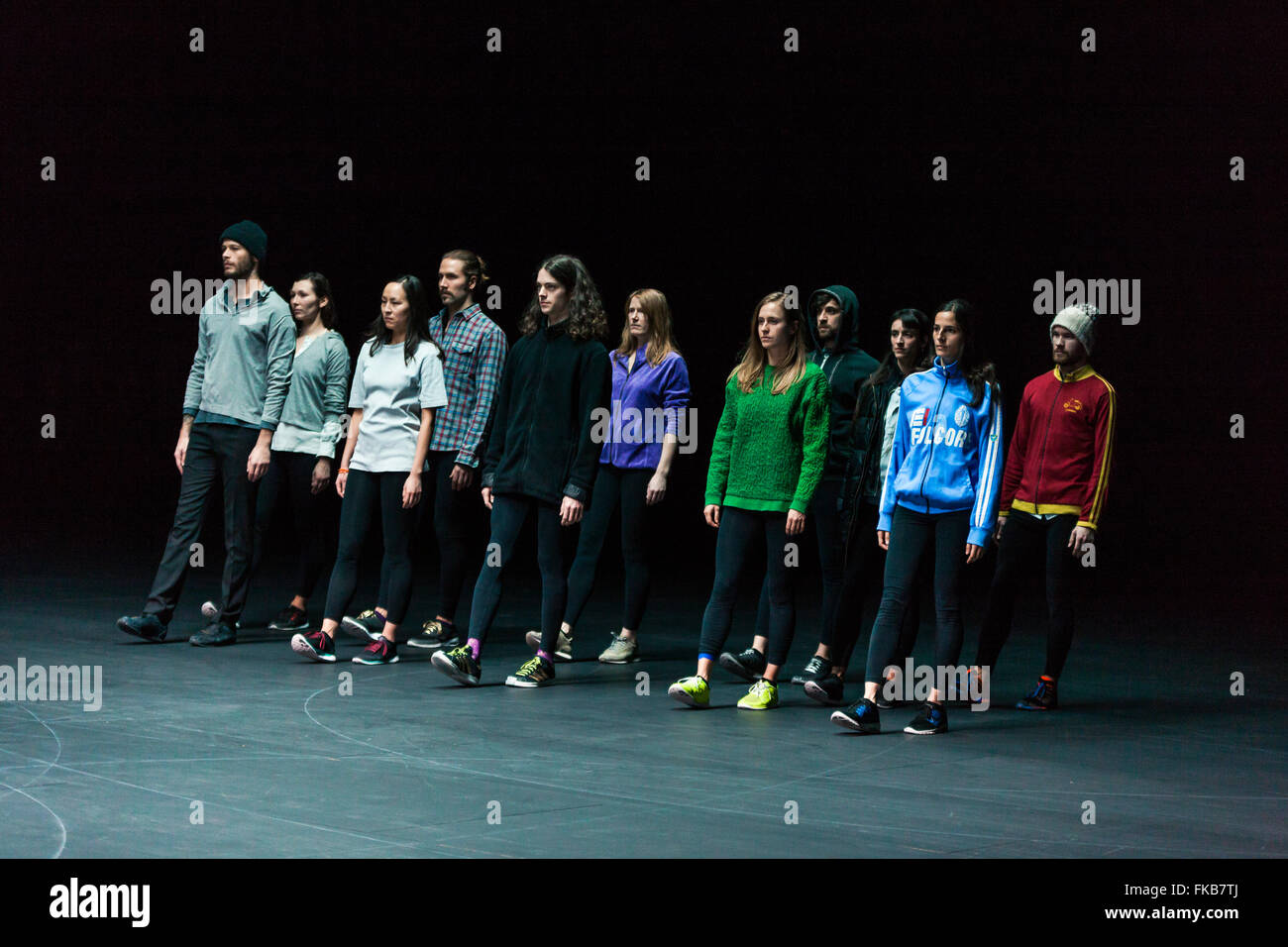 Londres, Royaume-Uni. 7 mars, 2016. Anne Teresa De Keersmaeker / Rosas présente Heures d'or (comme vous l'aimez) au Sadler's Wells Theatre. Credit : Danilo Moroni/Alamy Live News Banque D'Images