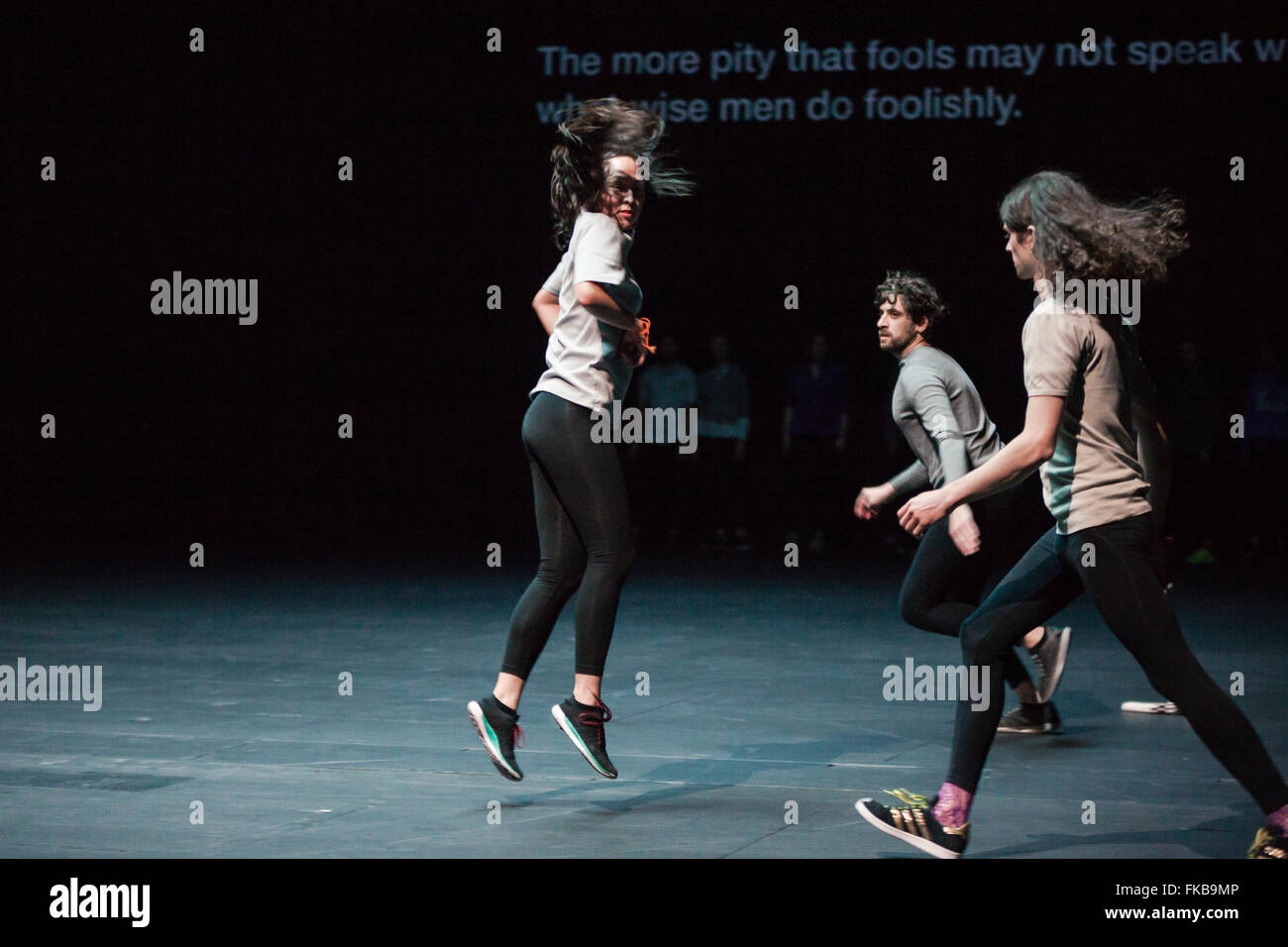 Londres, Royaume-Uni. 7 mars, 2016. Anne Teresa De Keersmaeker / Rosas présente Heures d'or (comme vous l'aimez) au Sadler's Wells Theatre. Credit : Danilo Moroni/Alamy Live News Banque D'Images