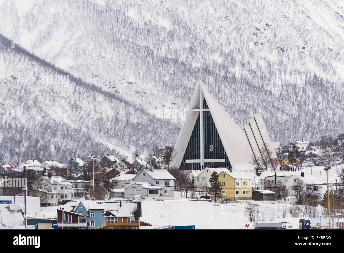 L'extérieur de la cathédrale arctique (Eglise Tromsdalen / Tromsøysund) Église de Tromsø en Norvège Banque D'Images