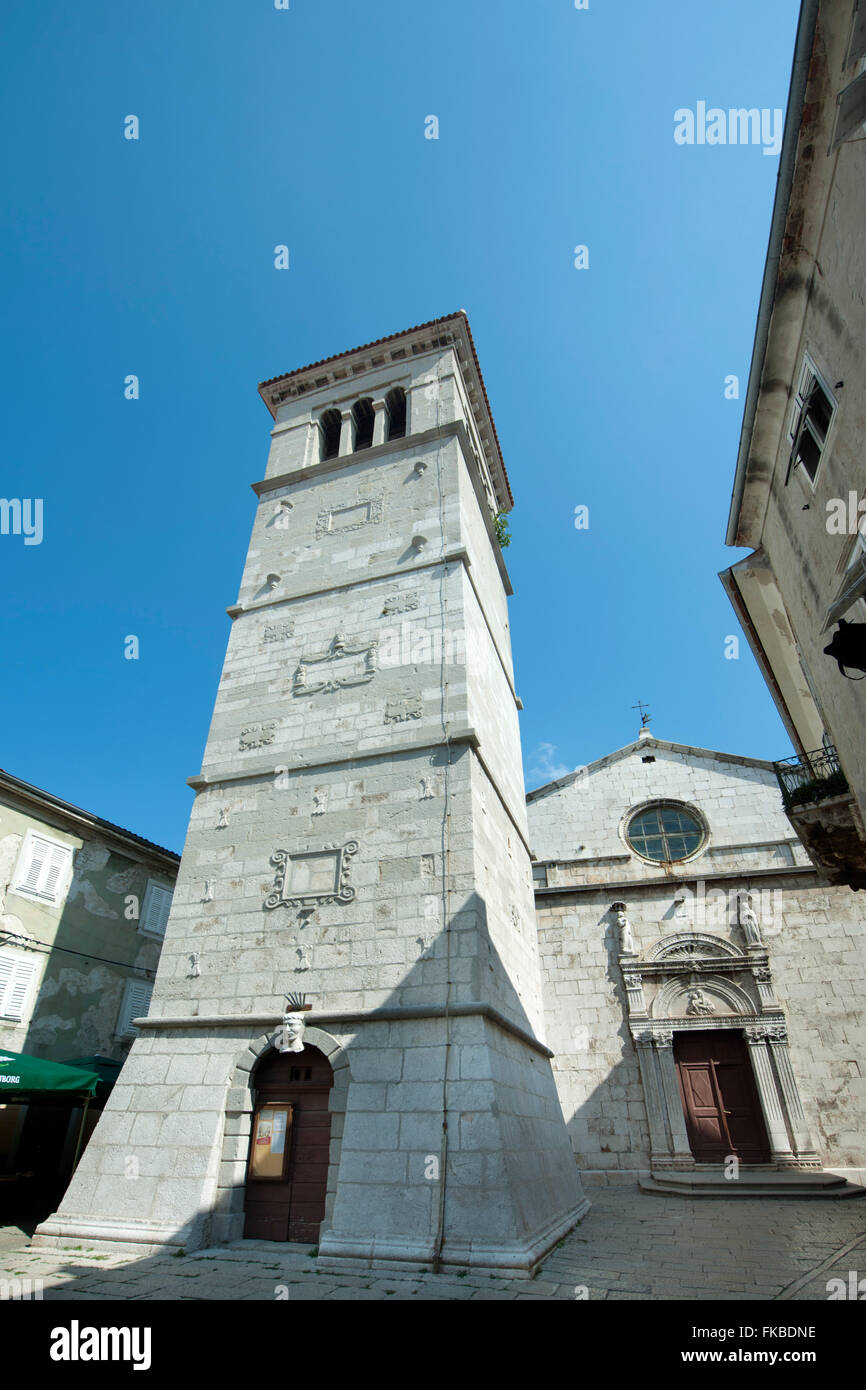 Kroatien, Insel Cres, Cres, Stadt Kirche der Jungfrau Maria im Schnee die im 16. Jh. gebaut wurde. Der Glockenturm stammt aus de Banque D'Images