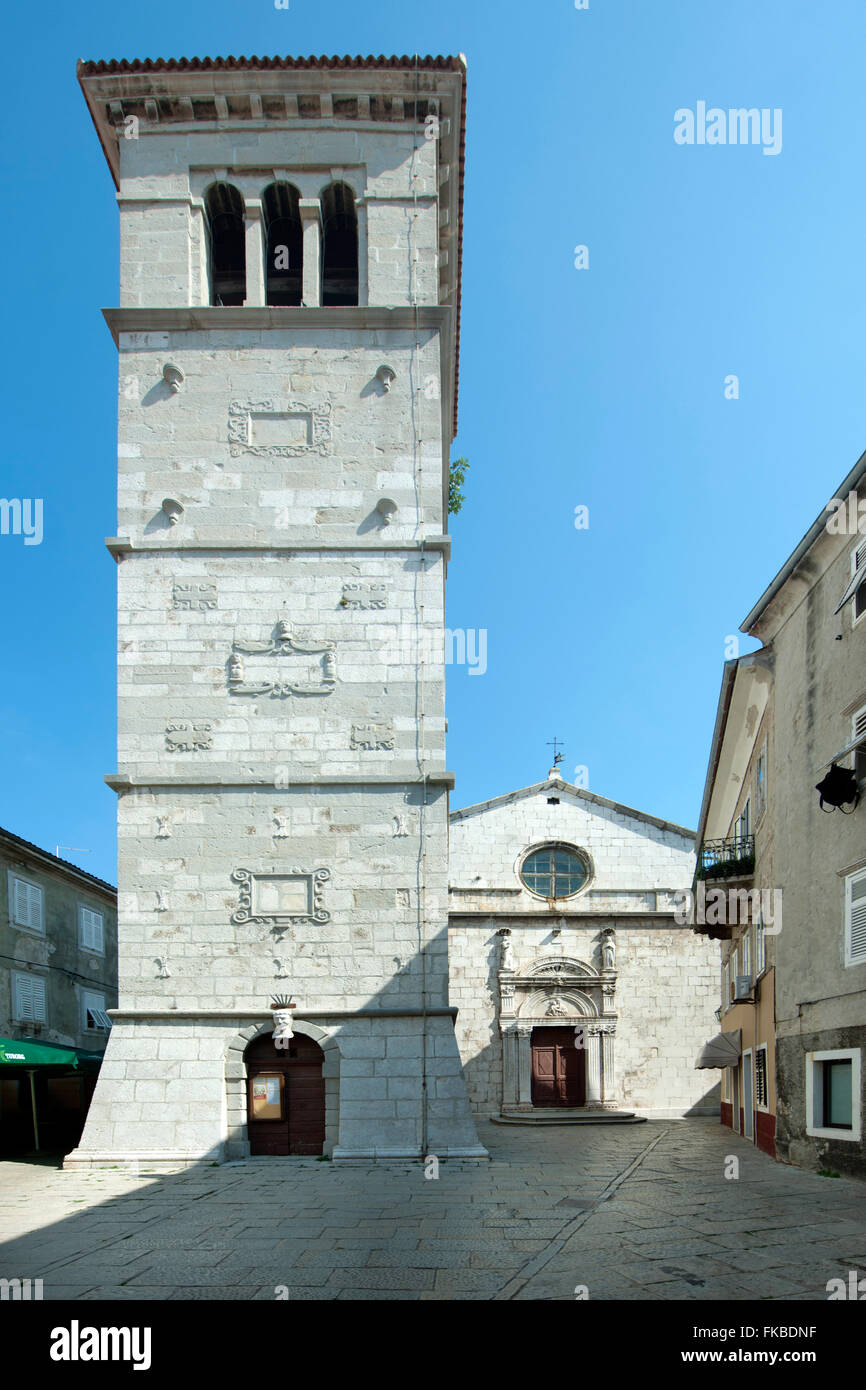 Kroatien, Insel Cres, Cres, Stadt Kirche der Jungfrau Maria im Schnee die im 16. Jh. gebaut wurde. Der Glockenturm stammt aus de Banque D'Images