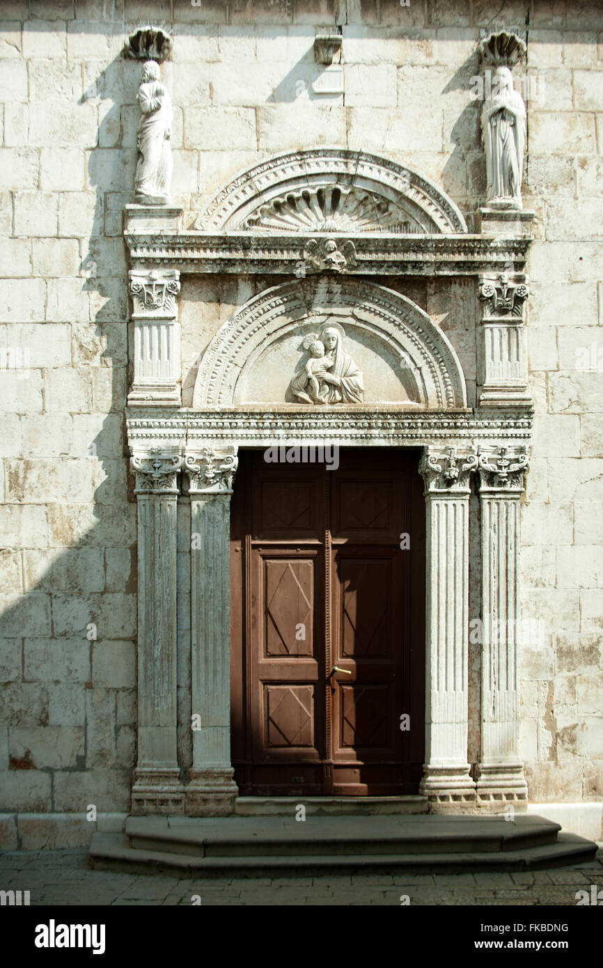 Kroatien, Insel Cres, Cres, Stadt Kirche der Jungfrau Maria im Schnee die im 16. Jh. gebaut wurde. Banque D'Images