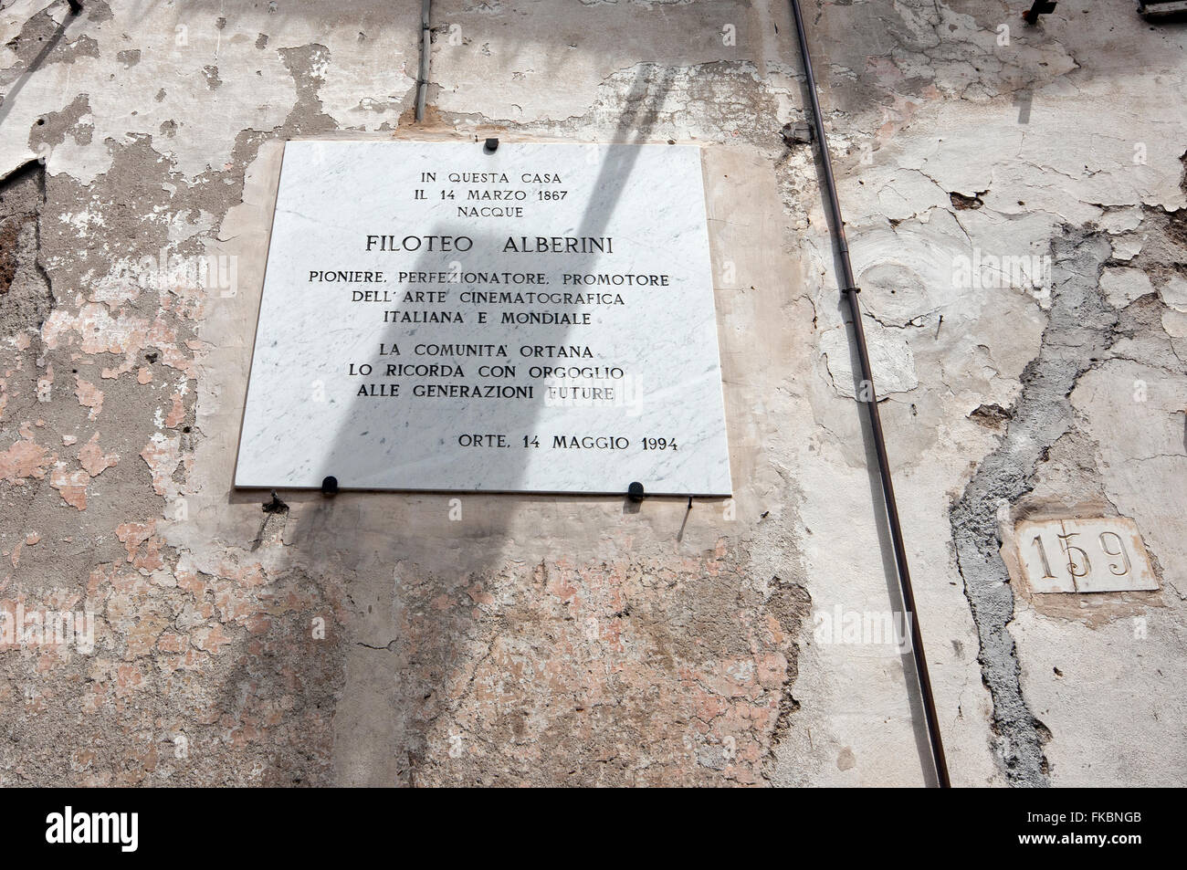 Plaque sur le lieu de naissance du célèbre cinéaste Filoteo Alberini (1867-1937), Orte, Latium, Italie Banque D'Images