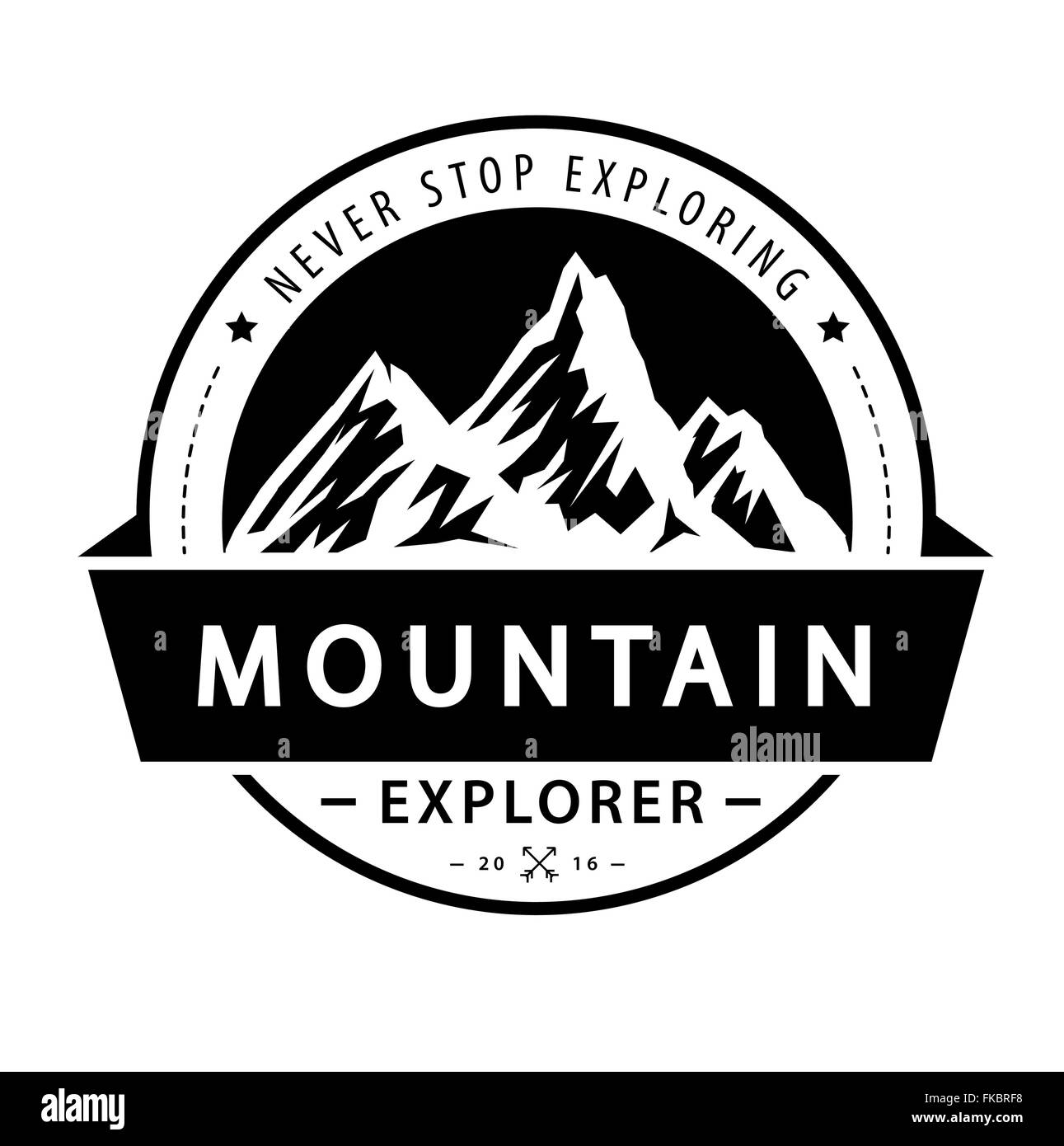 Logo emblème de la montagne. Vector illustration rétro d'aventure. Illustration de Vecteur