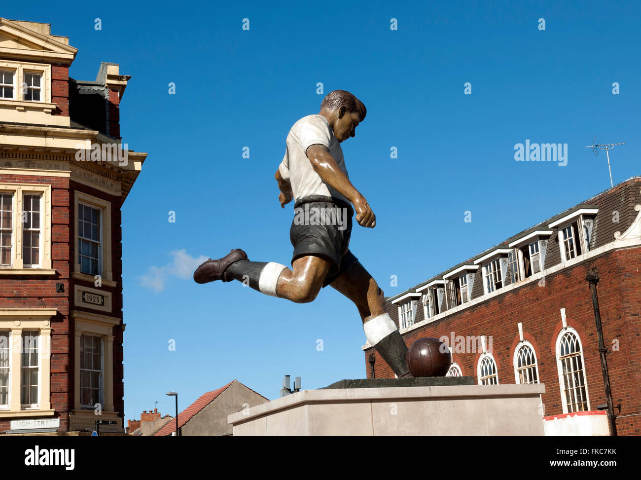 Duncan Edwards statue, Dudley, West Midlands, England, UK Banque D'Images