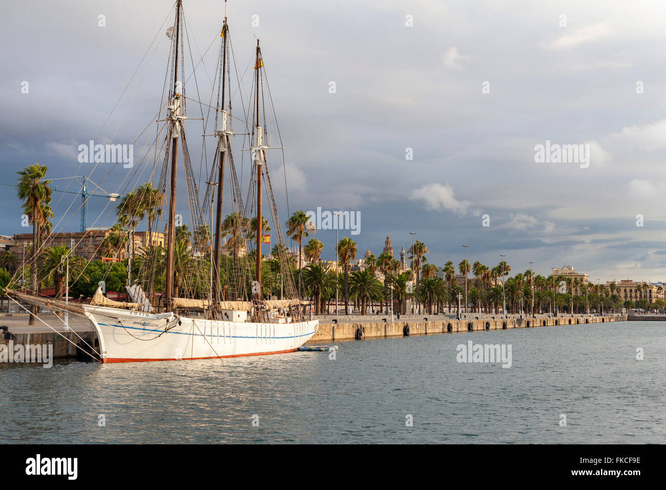 Packet-boat Santa Eulàlia amarré à Moll de Barcelona, Bosch i Alsina. Banque D'Images