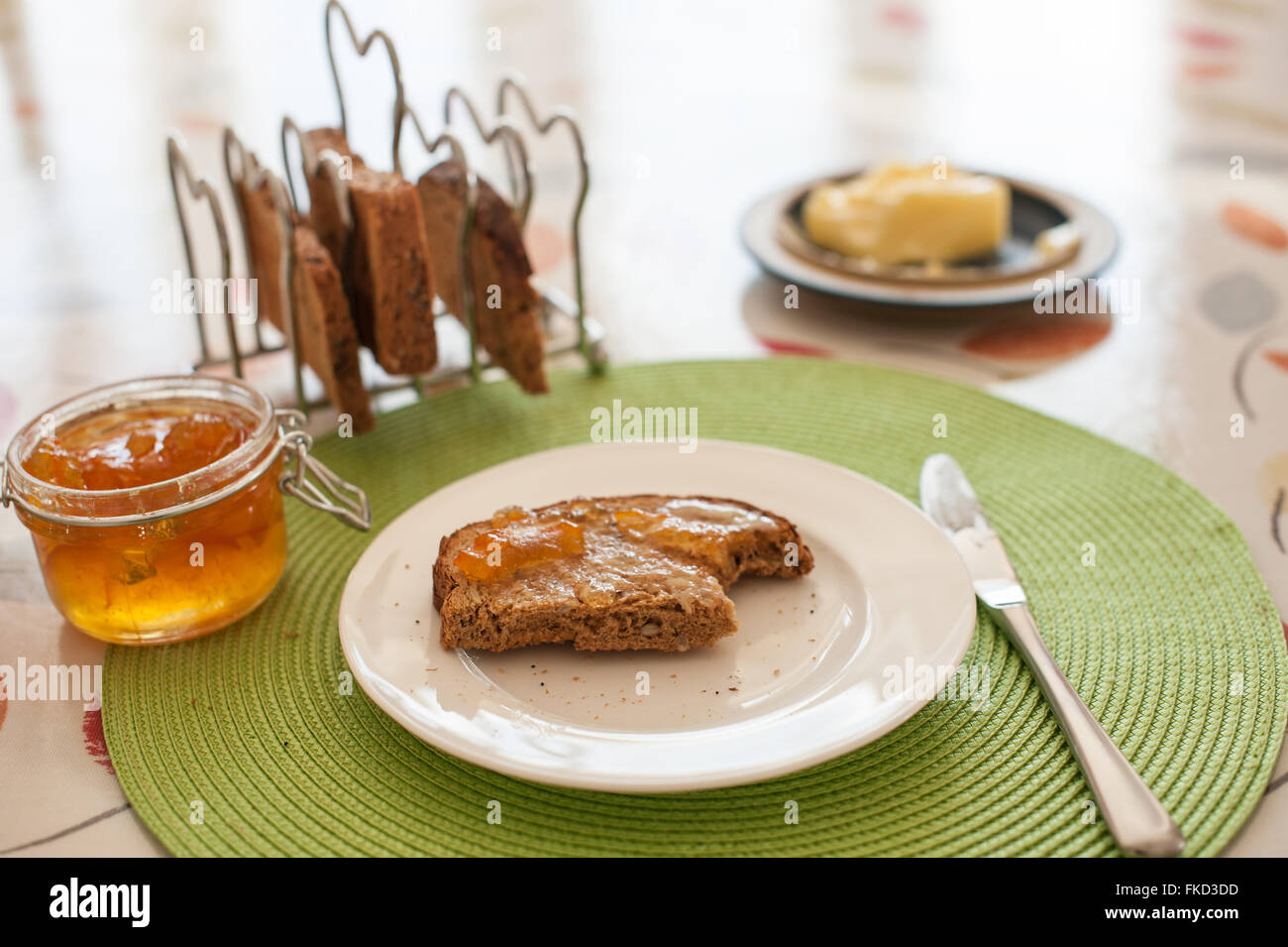 Toast avec home-made la marmelade d'Orange de Séville Banque D'Images