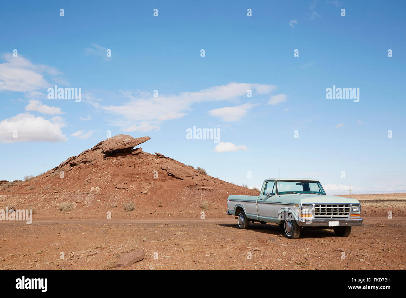 Vintage Car in desert Banque D'Images