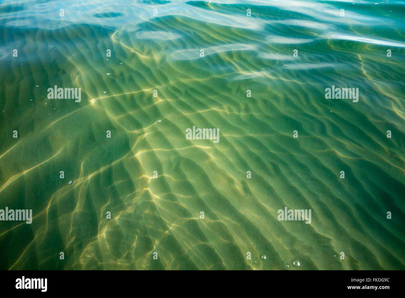 Les ondulations de l'eau sur la plage de Port Gregory, l'ouest de l'Australie Banque D'Images