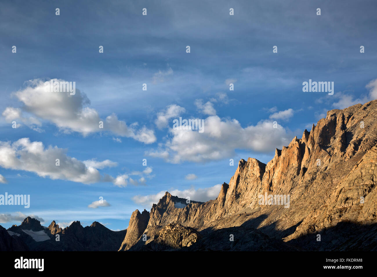 WY01226-00...WYOMING - Nuages sur Titcomb Bassin dans la gamme Wind River dans la région sauvage du pont. Banque D'Images