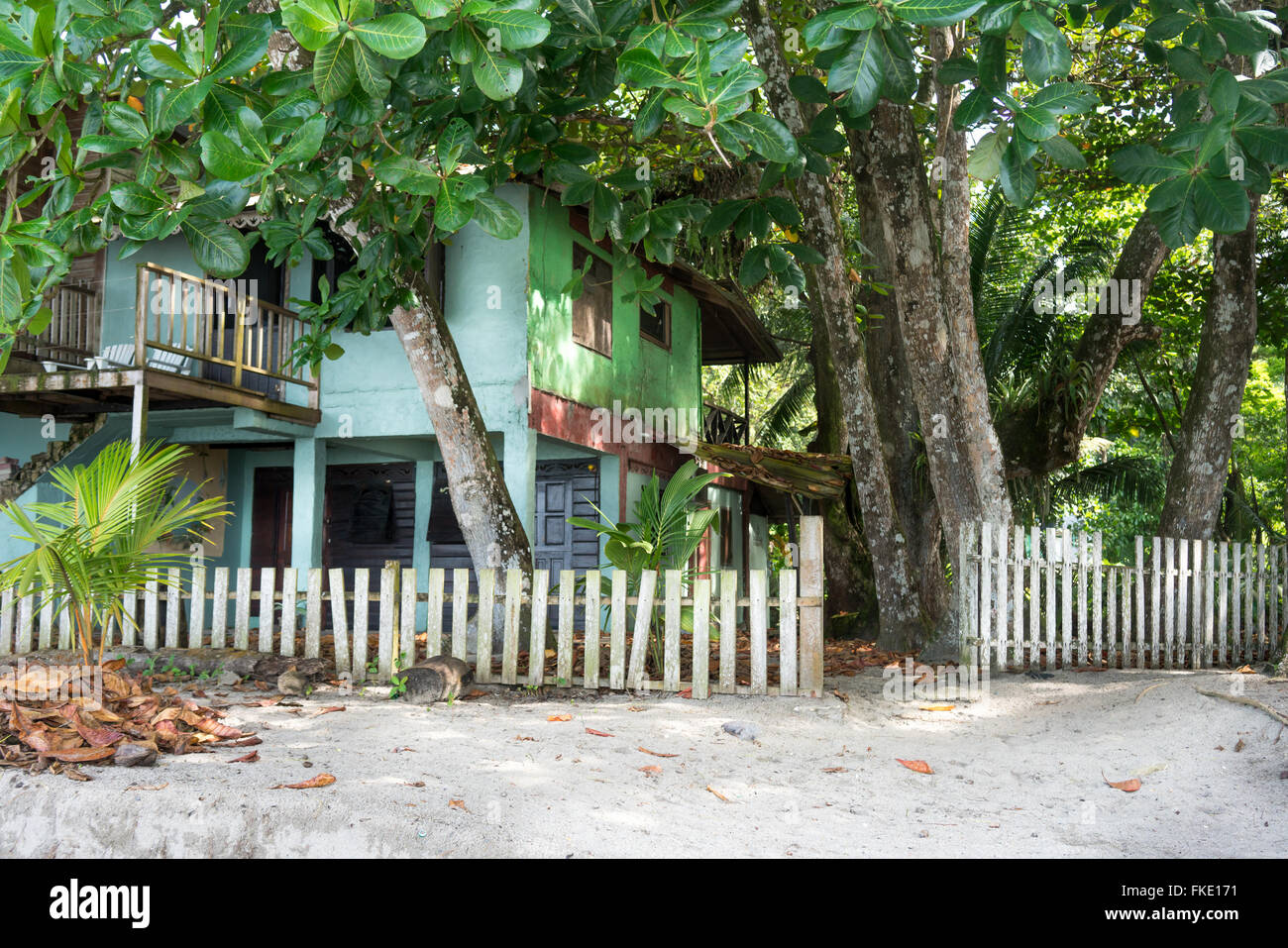 Station touristique sur la plage, à la Trinité, Trinité-et-Tobago Banque D'Images