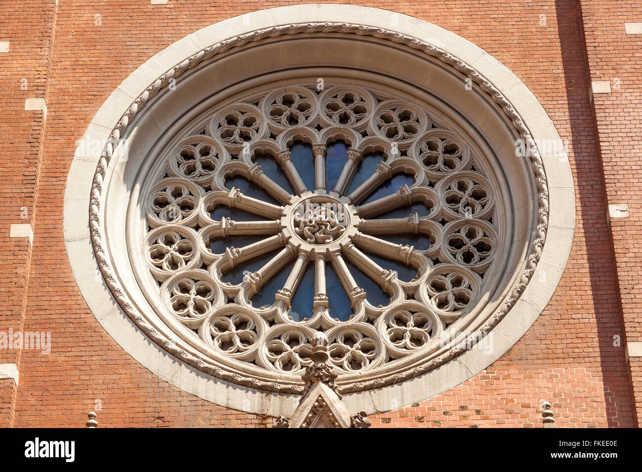 Fenêtre ronde, Saint Antoine de Padoue, Église catholique romaine Istiklal Caddesi, Beyoglu, Istanbul, Turquie Banque D'Images