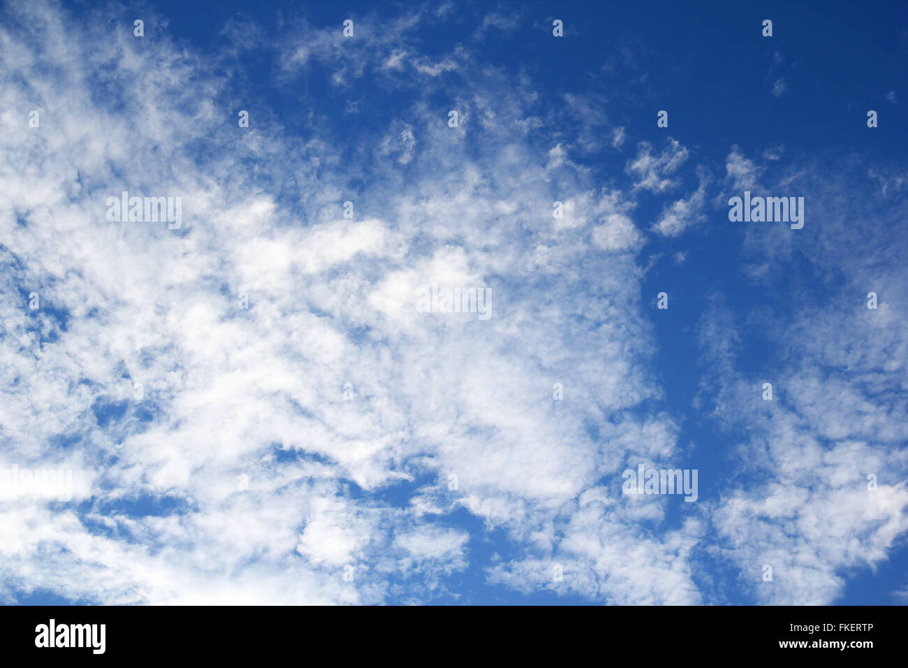 Ciel bleu et fond de nuage Banque D'Images