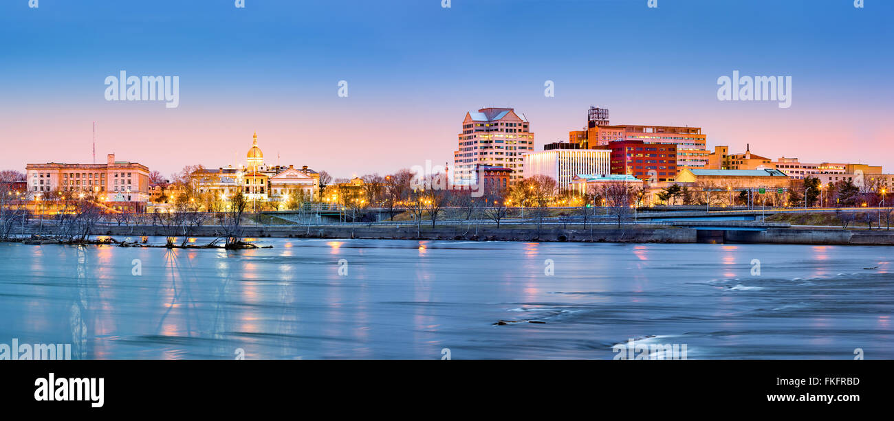 Trenton skyline panorama à l'aube. Trenton est la capitale de l'État américain du New Jersey. Banque D'Images