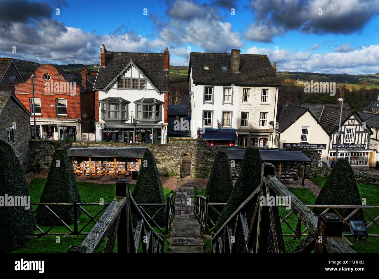 Hay-on-Wye (Y Gelli Gandryll ou Y Gelli en gallois) ou 'Foin', est une petite ville de marché en Brecknockshire, maintenant Powys, au Pays de Galles. Banque D'Images