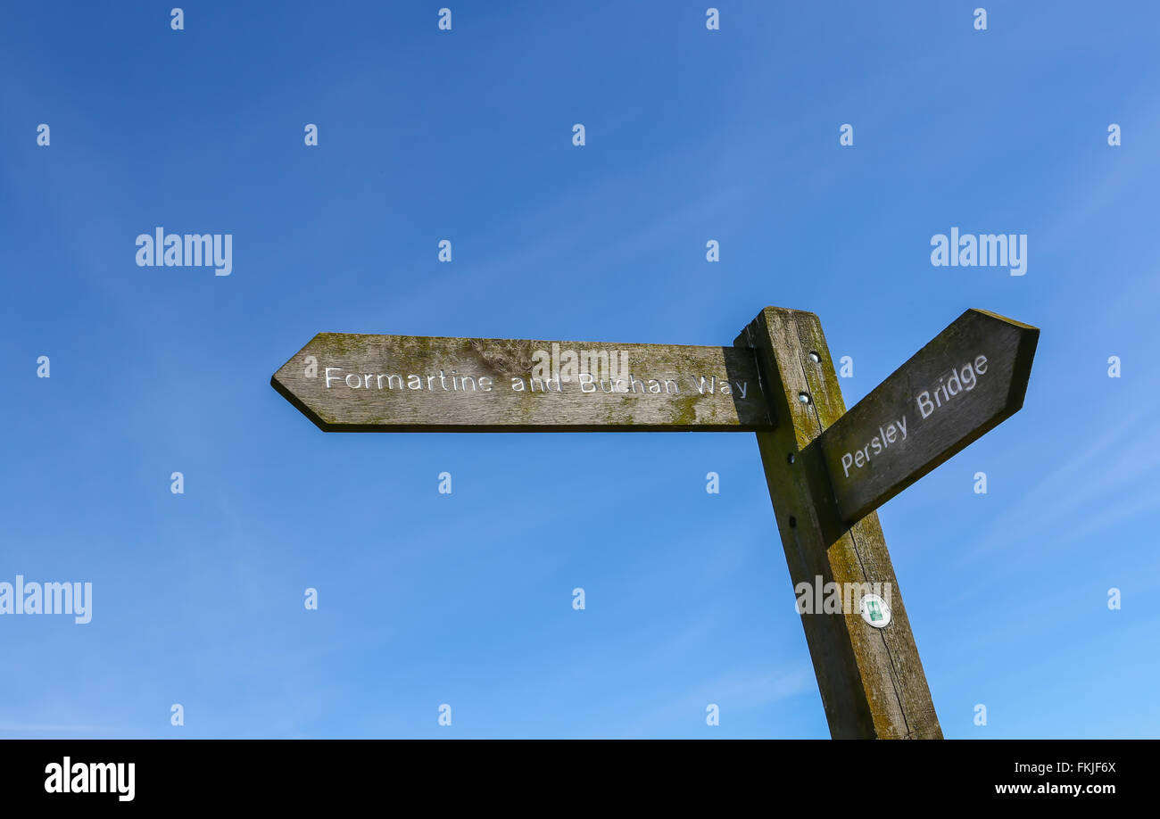 Signe pour Formartine et Buchan way, un sentier pédestre et cycliste sur une ancienne ligne de chemin de fer dans l'Aberdeenshire, Ecosse, Royaume-Uni Banque D'Images