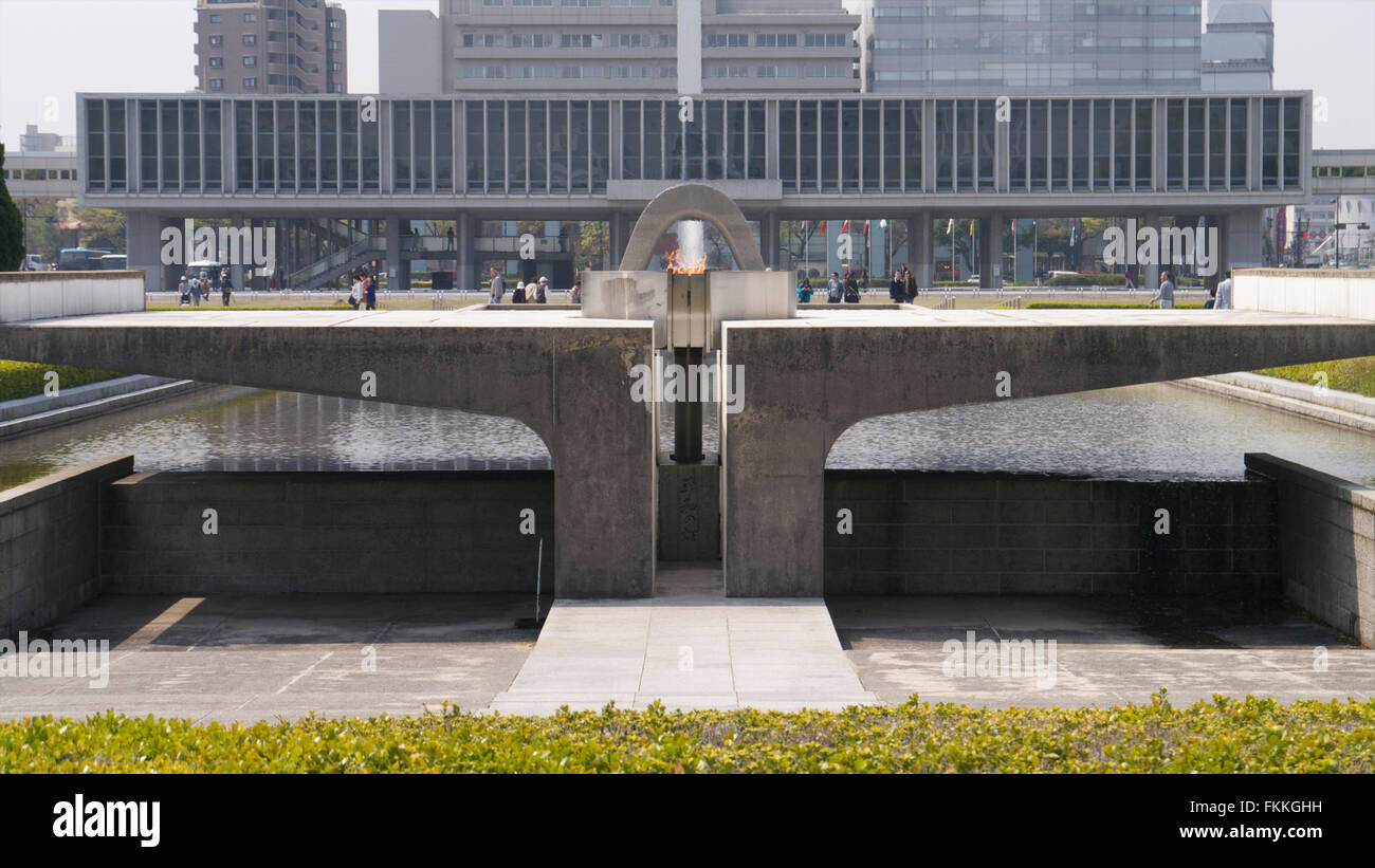 Une vue sur le monument de la paix de Hiroshima dans la journée. Banque D'Images
