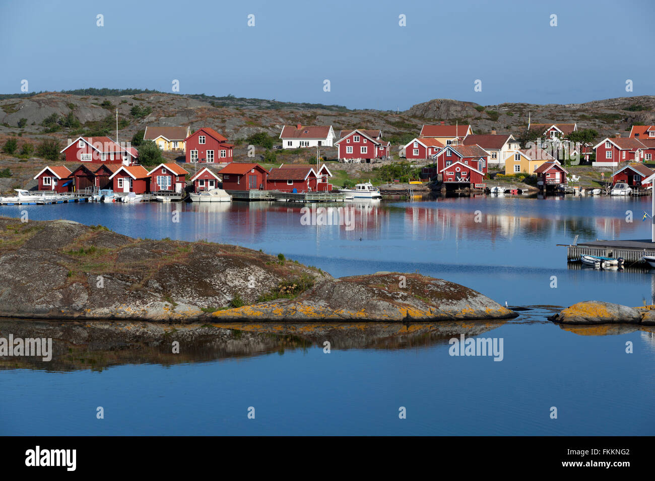 Vue de falu red maisons de pêcheurs, Stocken, Bohuslän Orust, côte, au sud-ouest de la Suède, Suède, Scandinavie, Europe Banque D'Images