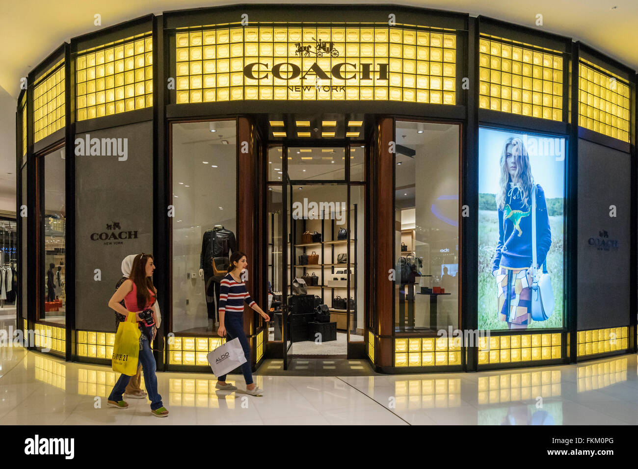 Coach boutique de mode dans le centre commercial de Dubaï Dubaï Émirats Arabes Unis Banque D'Images