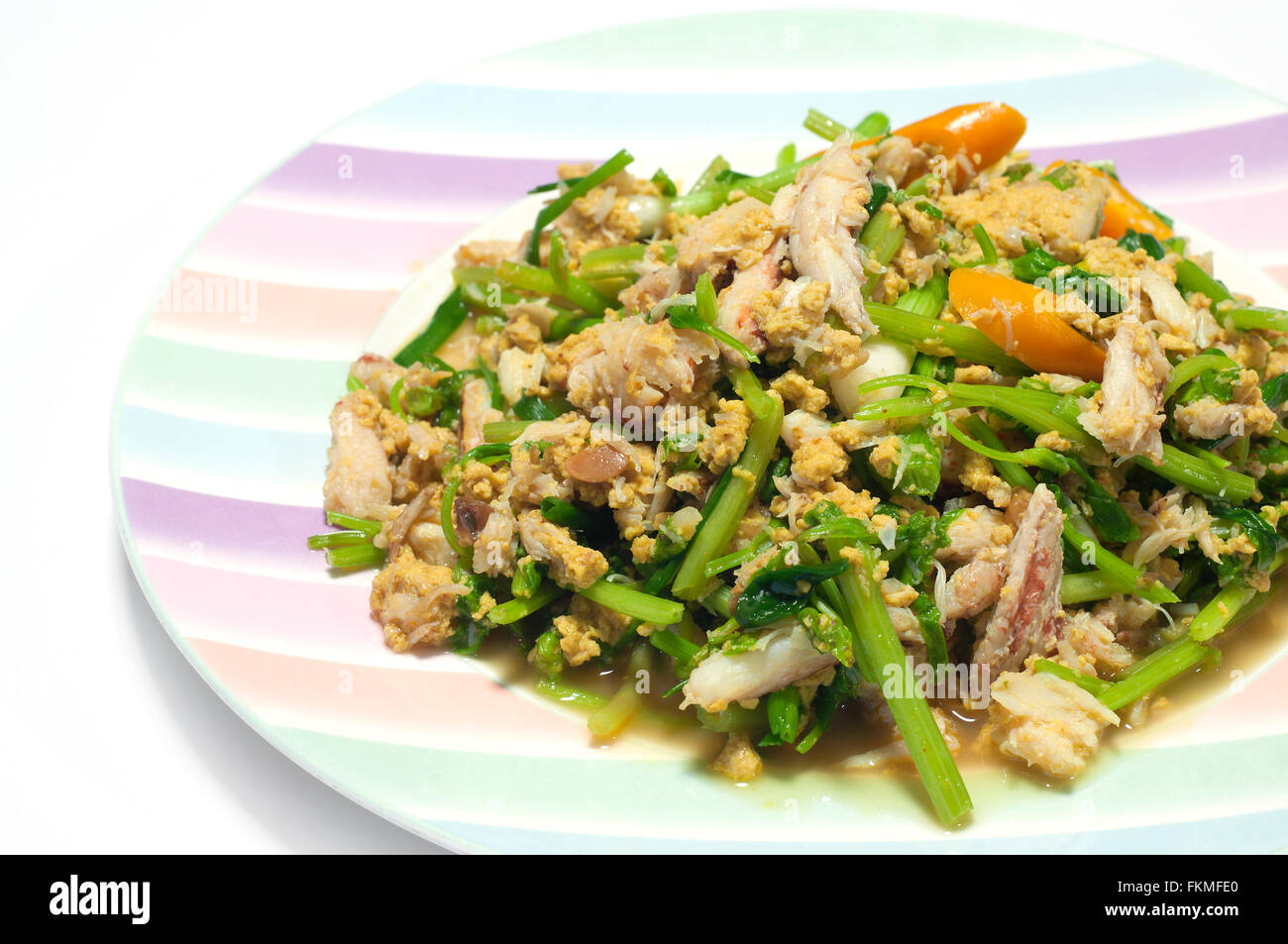 Sauté de viande de crabe avec du curry, cuisine de style thaï. Banque D'Images