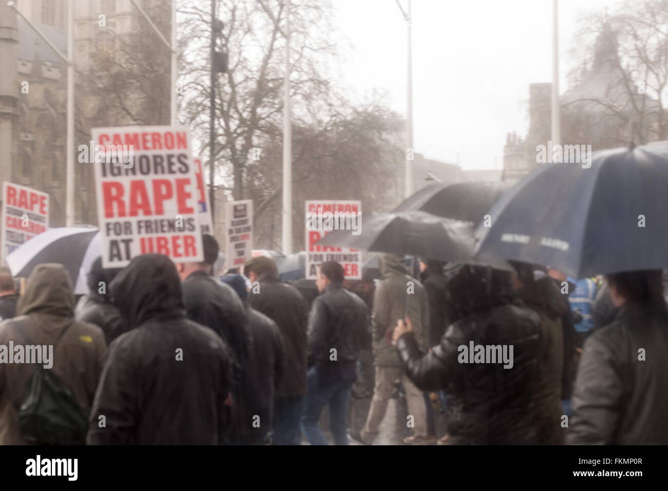 Londres, Royaume-Uni. 9 mars, 2016. Les chauffeurs de taxi noir protestation anti bannière à l'extérieur du parlement uber Crédit : Ian Davidson/Alamy Live News Banque D'Images