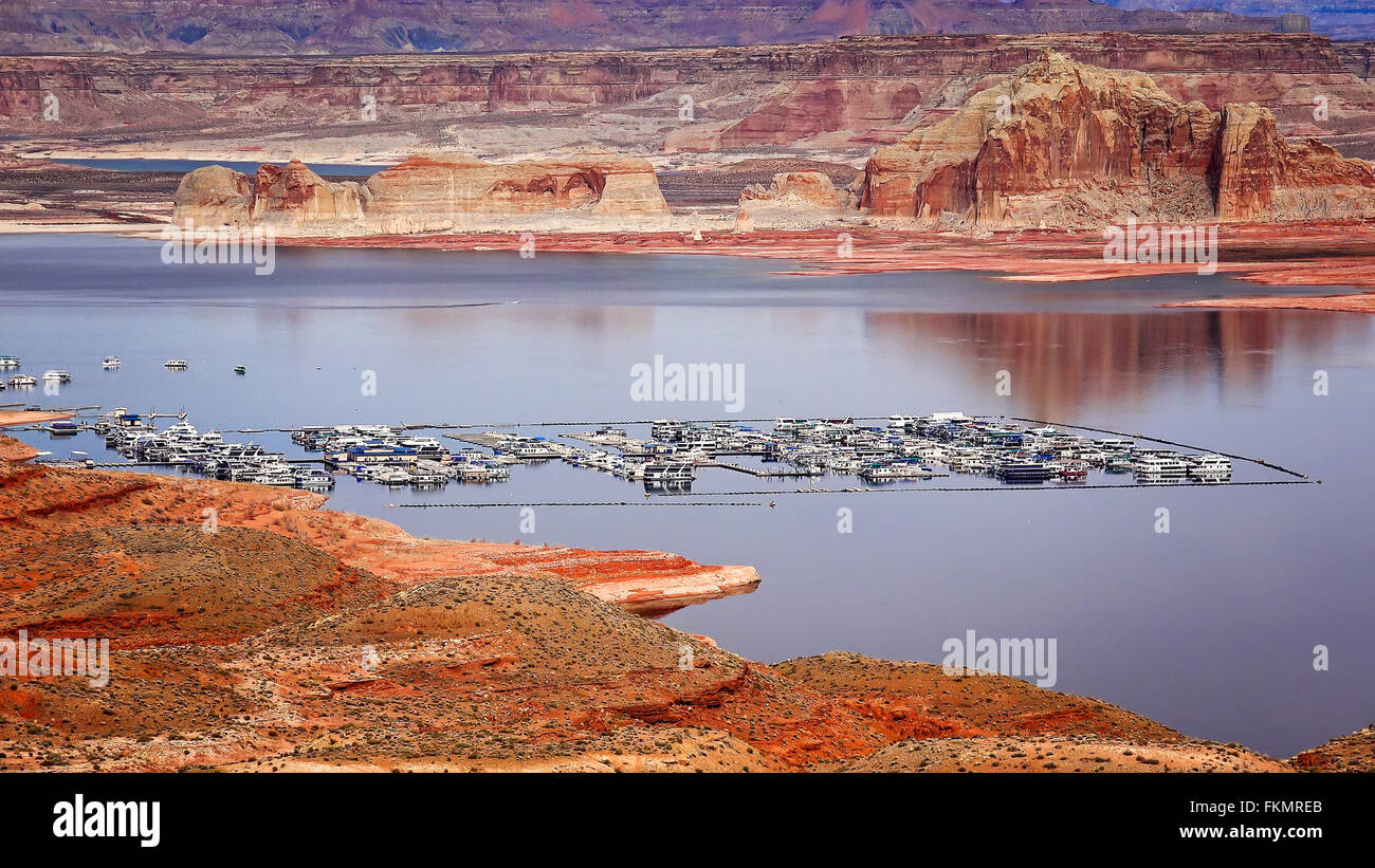 Vue sur le Lac Powell de la Wahweap donnent sur près de Page, Arizona Banque D'Images