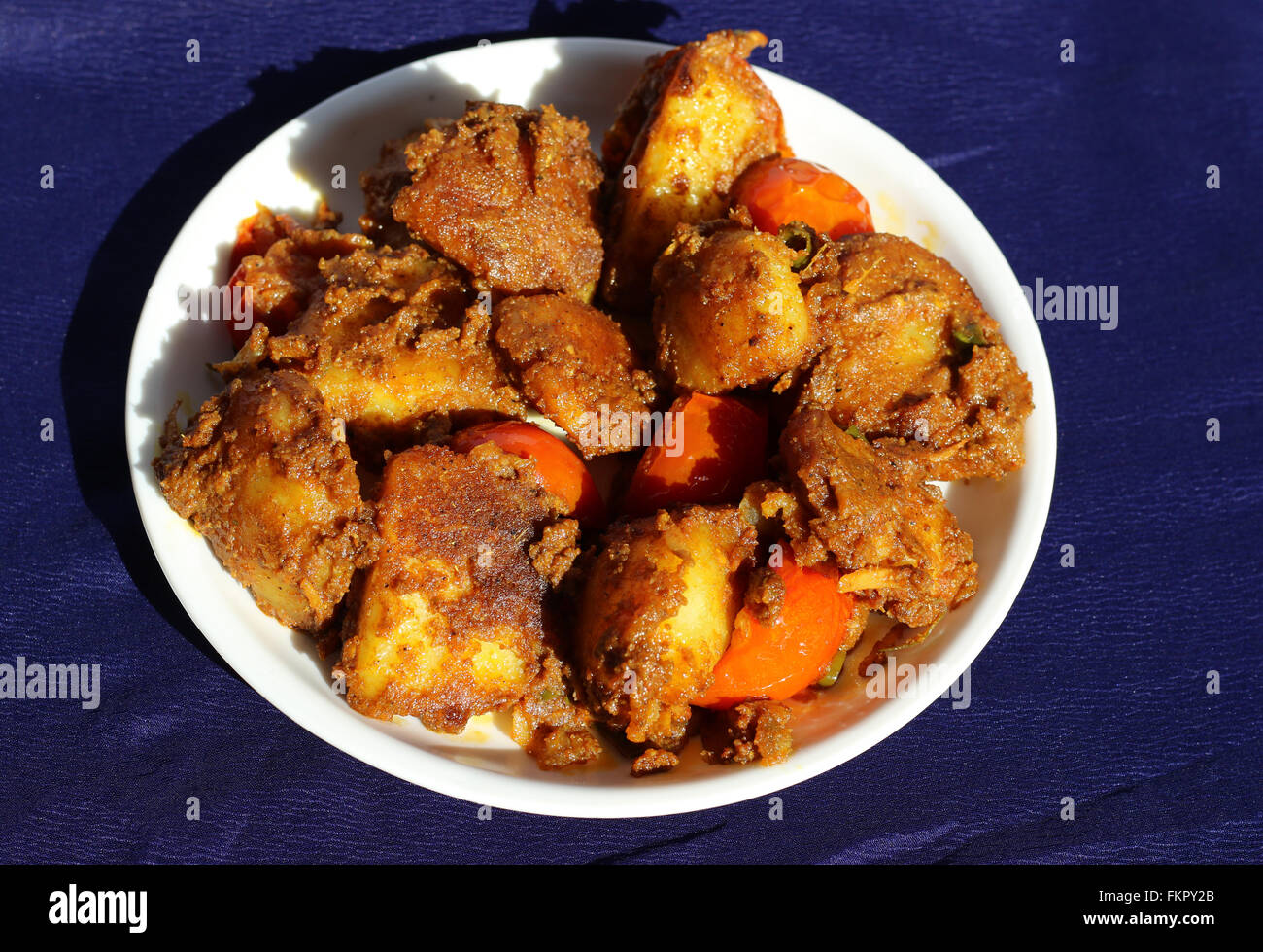 Poêlée de pommes de terre ou curry masala aalu Banque D'Images