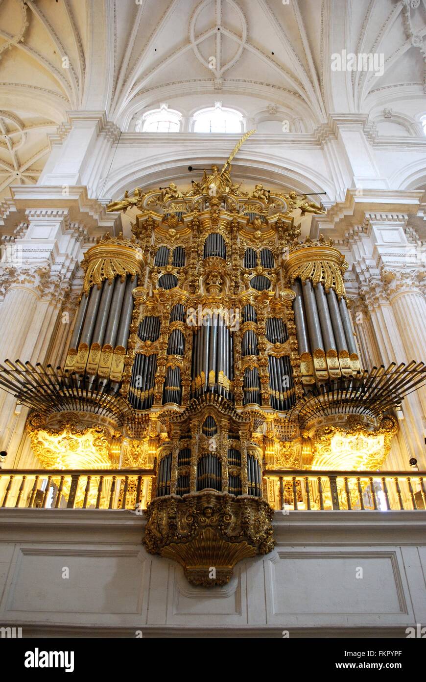 Tuyaux d'orgue à l'intérieur de l'église Santa Maria de la Encarnacion, Cathédrale de Grenade, Province de Grenade, Andalousie, Espagne, Europe de l'Ouest. Banque D'Images