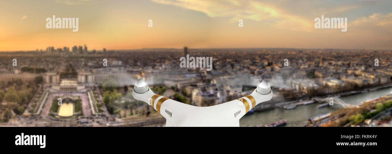 Drone volant au-dessus de la ville de Paris panorama Banque D'Images