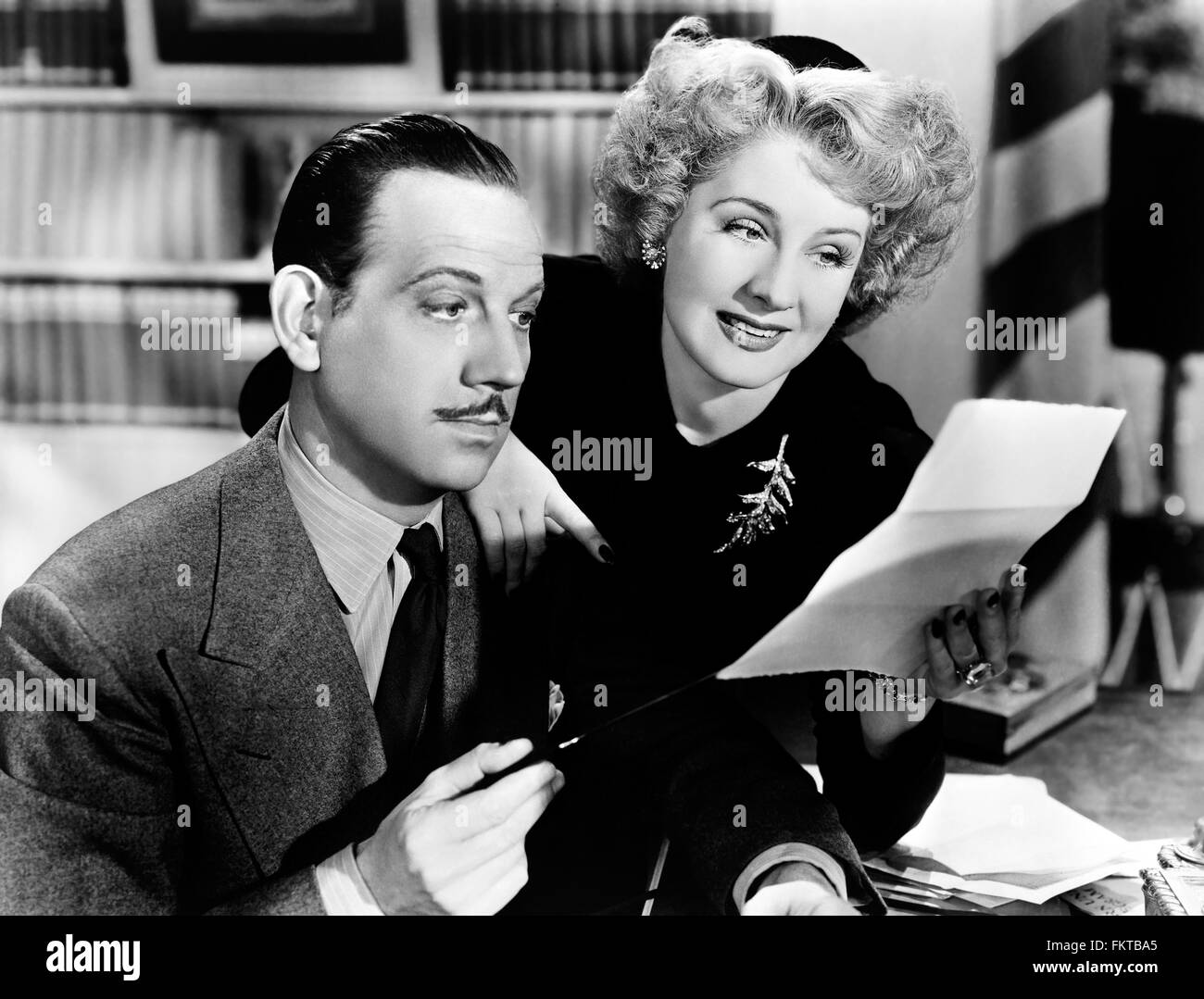 Portrait de Melvyn Douglas dans nous avons été danser Banque D'Images