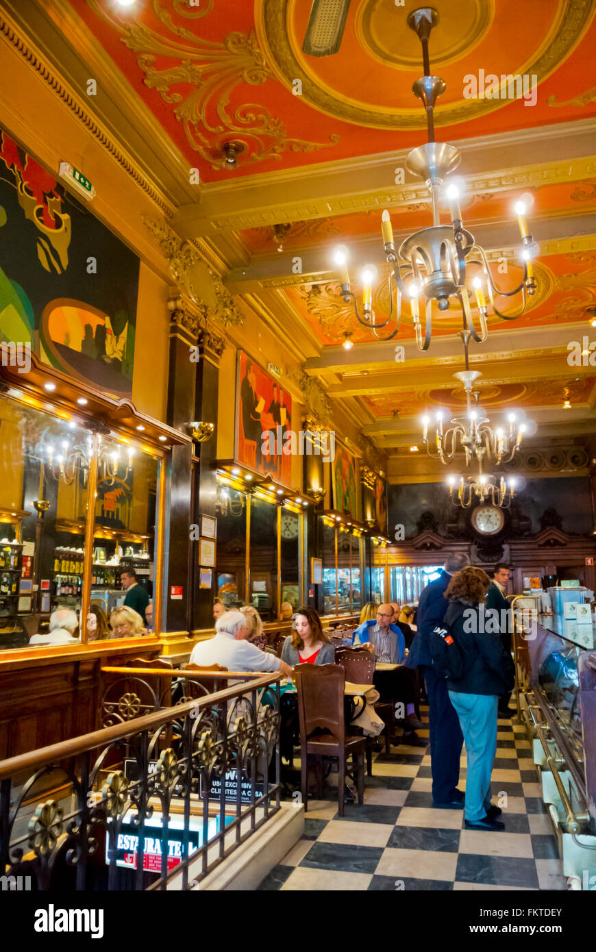 Un café Brasileira, Chiado, Lisbonne, Portugal Banque D'Images