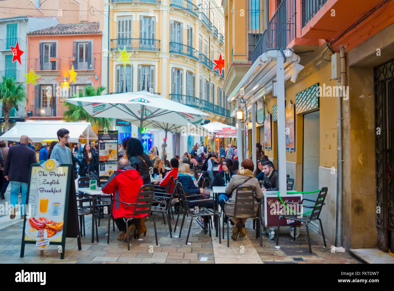 Madrid, Plaza Cafe Terrasse Carbone, vieille ville, Malaga, Andalousie, Espagne Banque D'Images