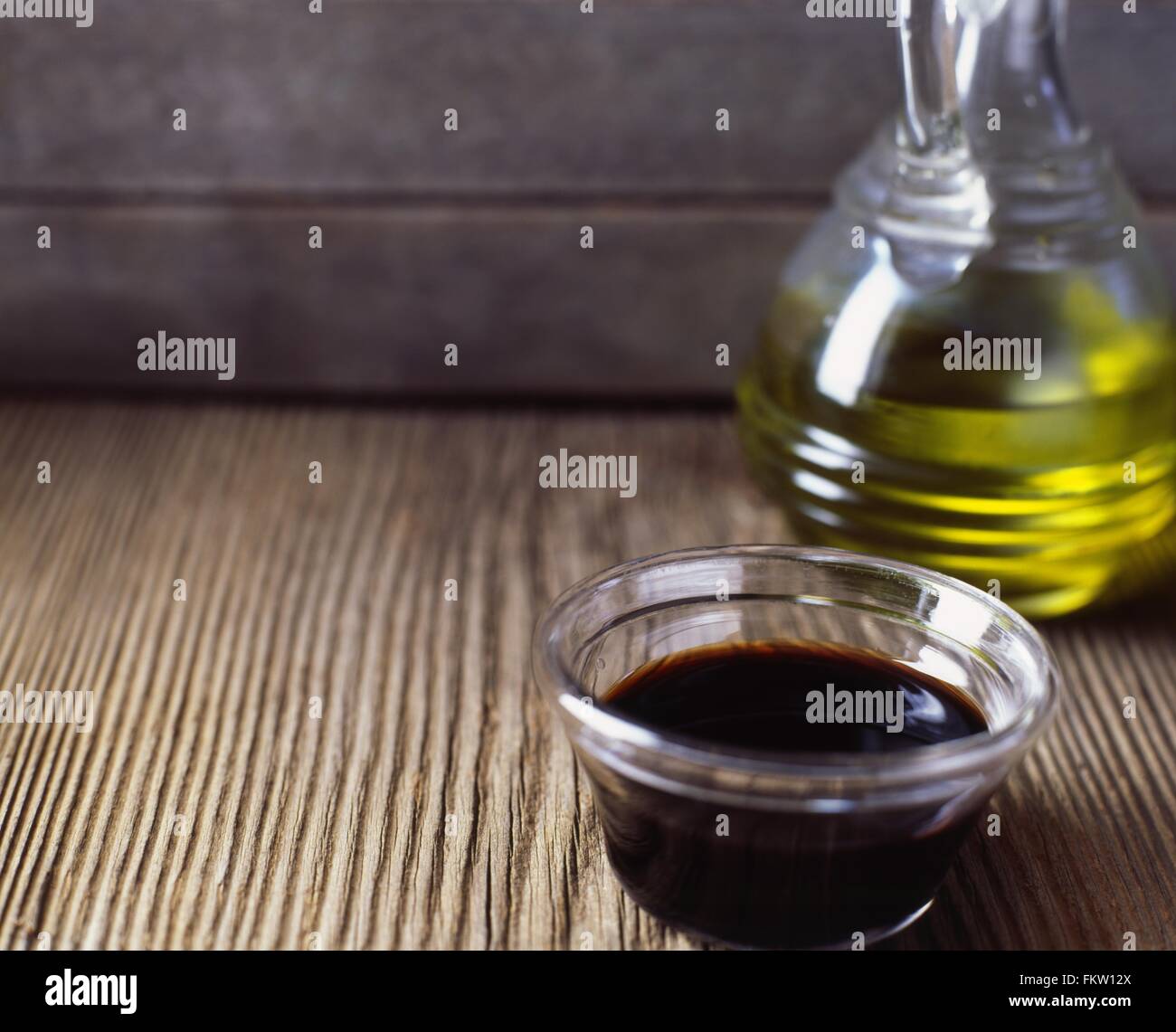 L'huile d'olive et vinaigre balsamique Banque D'Images