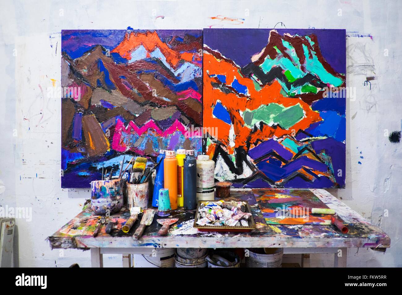 Fini de peindre et de matériel et outils de l'artiste Banque D'Images