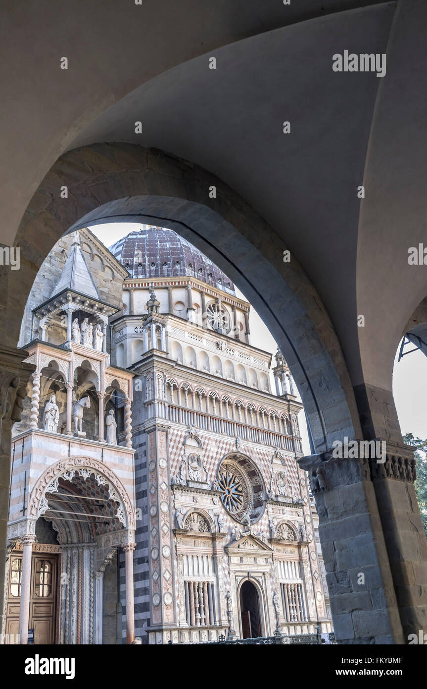 Basilique Santa Maria Maggiore et Cappella Colleoni, Città Alta, Bergame, Lombardie, Italie. Banque D'Images
