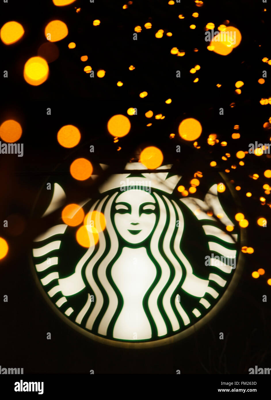 Les lumières de Noël logo Starbucks surround, siège de la société, à Seattle, Washington Banque D'Images