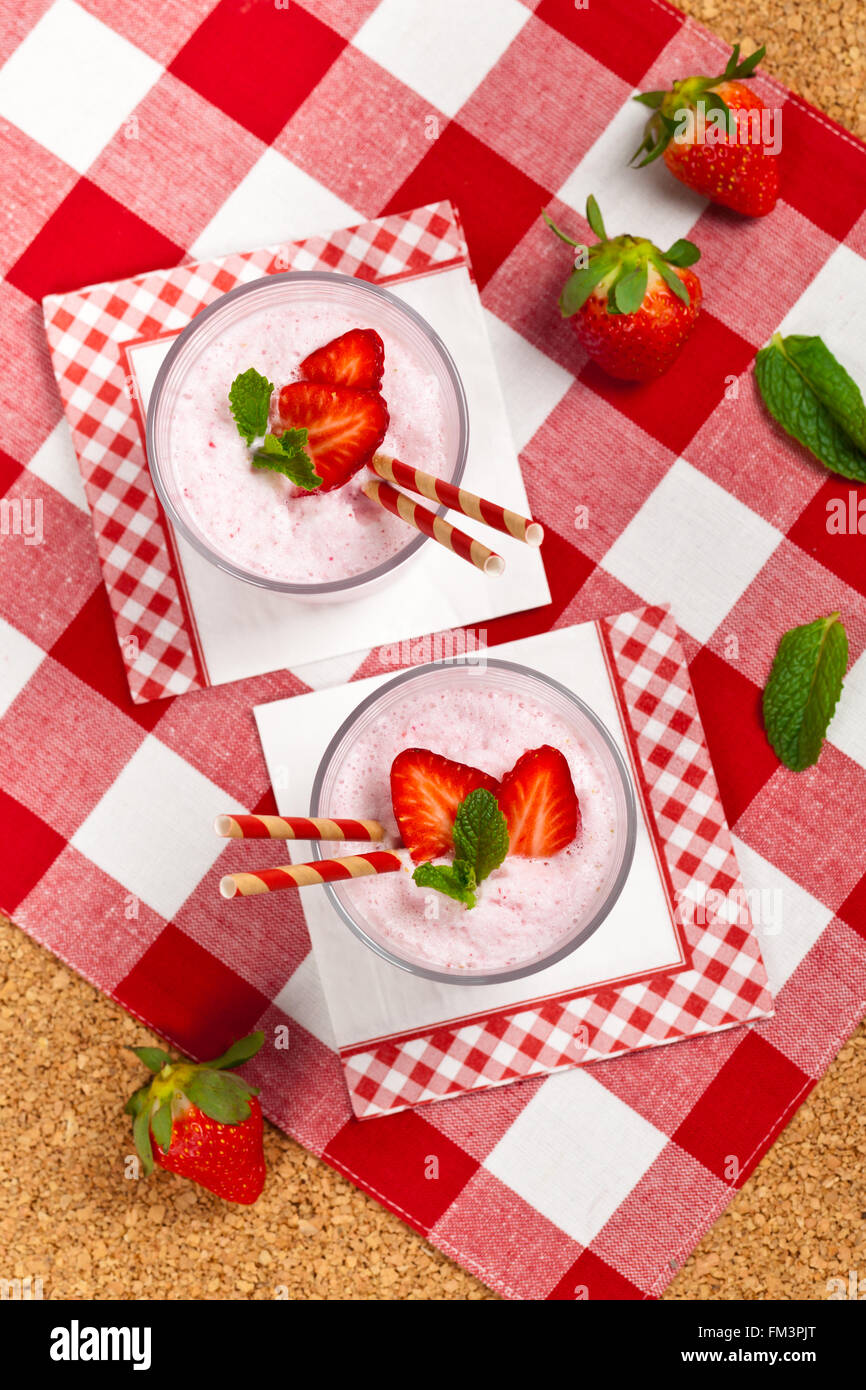 Smoothie au yogourt aux fraises Banque D'Images Smoothie au yogourt aux fraises Banque D'Images