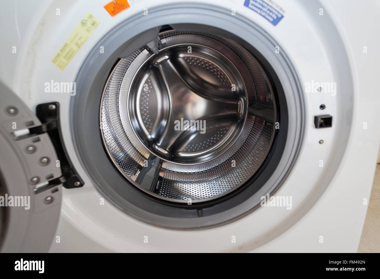 Intérieur du lave-linge à chargement frontal - USA Banque D'Images