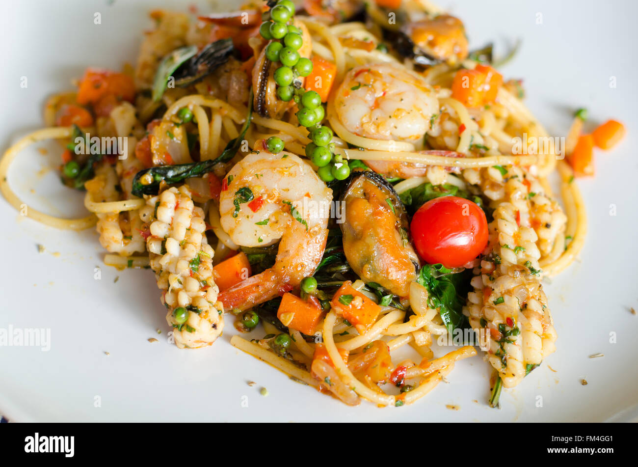 Spaghetti aux crevettes épicées Banque D'Images