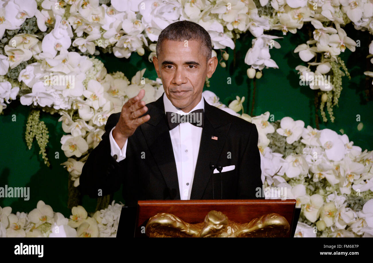 Washington, DC. 10 Mar, 2016. Le président Barack Obama le premier ministre reconnaît la mère de Justin Trudeau, Margaret Trudeau, lors d'un dîner d'État à la Maison Blanche le 10 mars 2016 à Washington, DC. Crédit : Olivier Douliery/Piscine via CNP - PAS DE SERVICE DE FIL - Crédit : dpa/Alamy Live News Banque D'Images