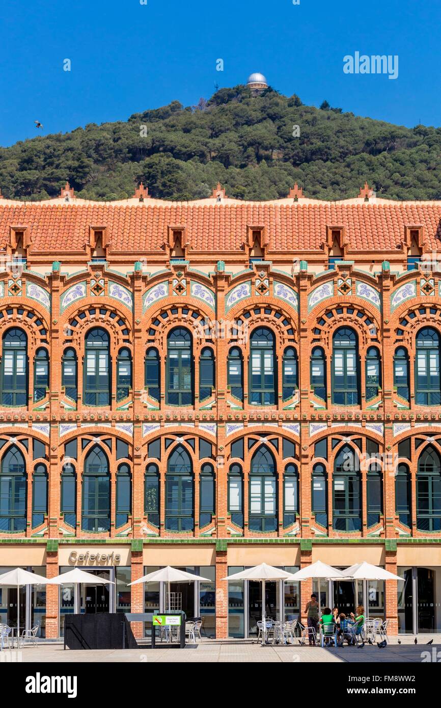 Espagne, Catalogne, Barcelone, Sarria-Sant Gervasi, musée de la science CosmoCaixa ouvert en 2004, ancienne de l'architecte Catalan Josep Domènech i Estapa fondamentalement avec l'Observatoire Astronomique Fabra (1904) sur la Serra de Collserola Banque D'Images