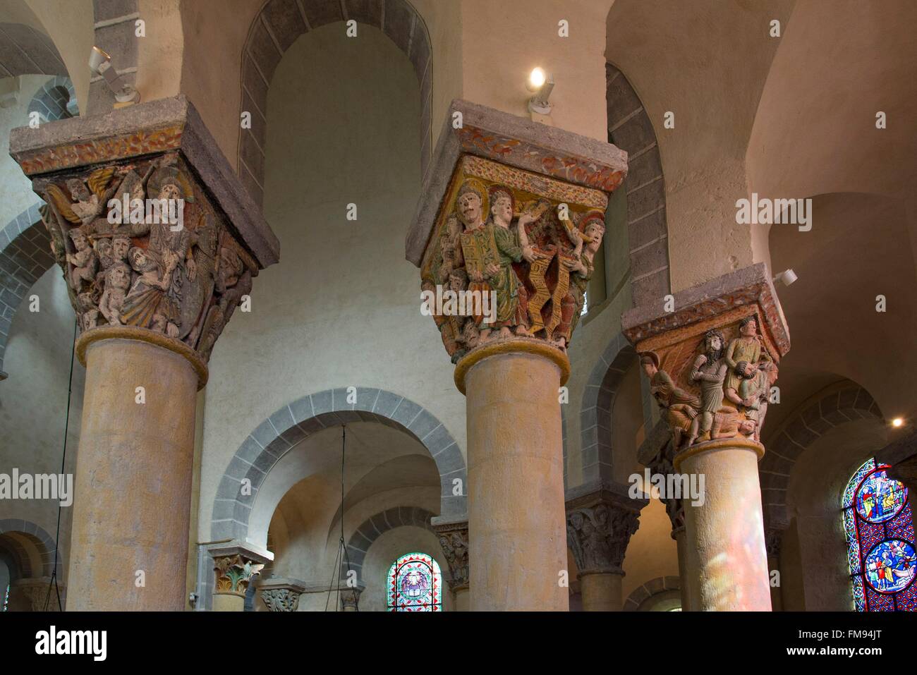 France, Puy de Dome, Saint Nectaire, église romane du xiie siècle, des colonnes avec des sculptures exceptionnelles Banque D'Images