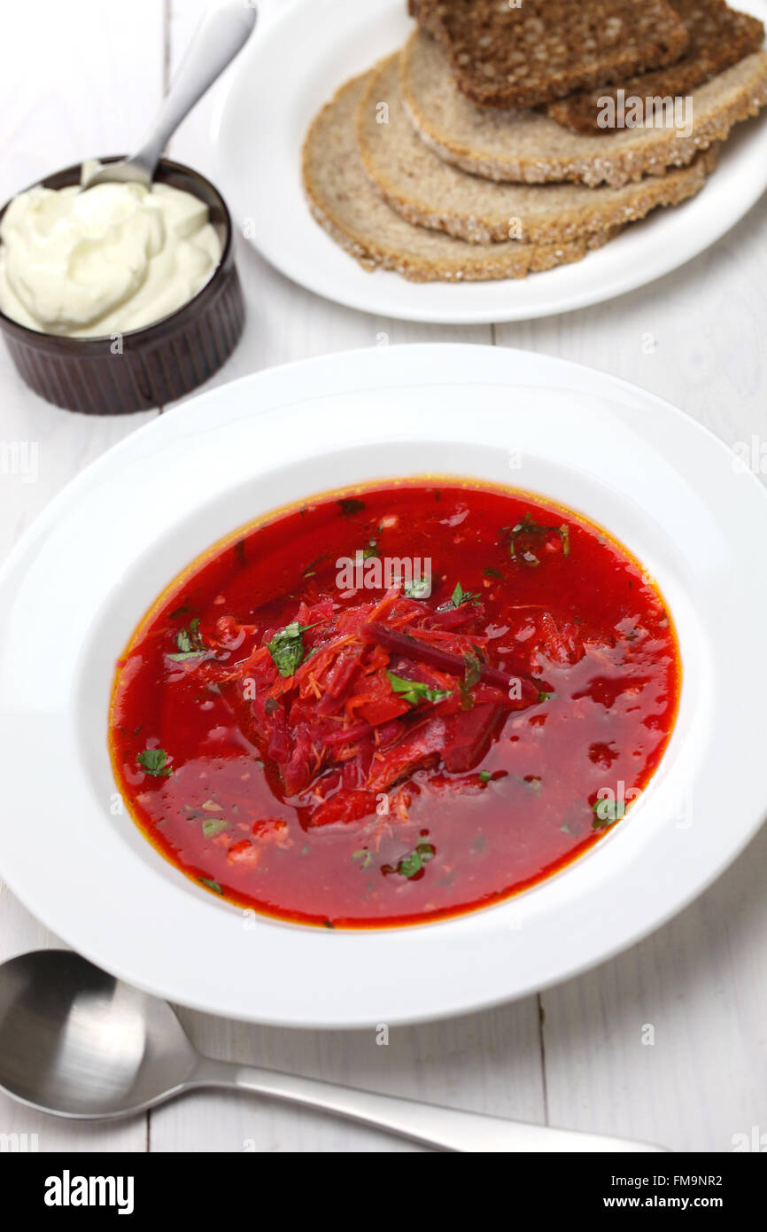 Bortsch, soupe de betterave, une cuisine ukrainienne, russe Banque D'Images