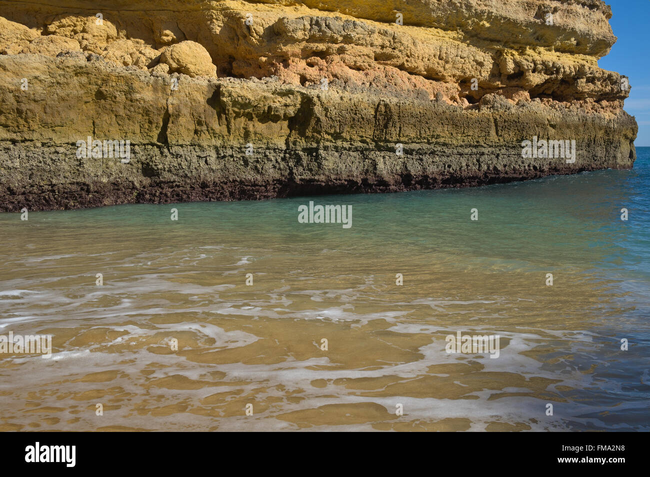 Vue depuis la plage de fontainhas. lagoa, Algarve, PORTUGAL Banque D'Images