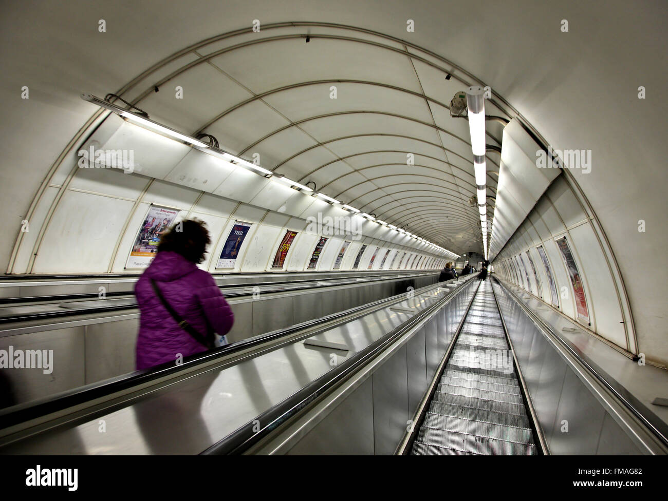 Escaliers roulants Banque de photographies et d'images à haute résolution - Alamy