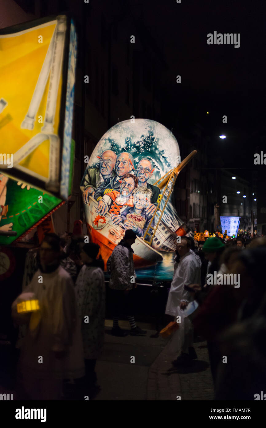 Une seule lanterne pendant le carnaval de Bâle 2016 pendant la morgestraich Banque D'Images