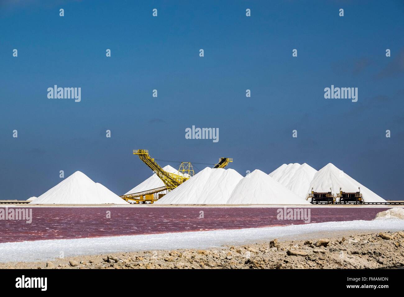 Antilles néerlandaises, Bonaire Island, le sel du Pekelmeer salines Banque D'Images