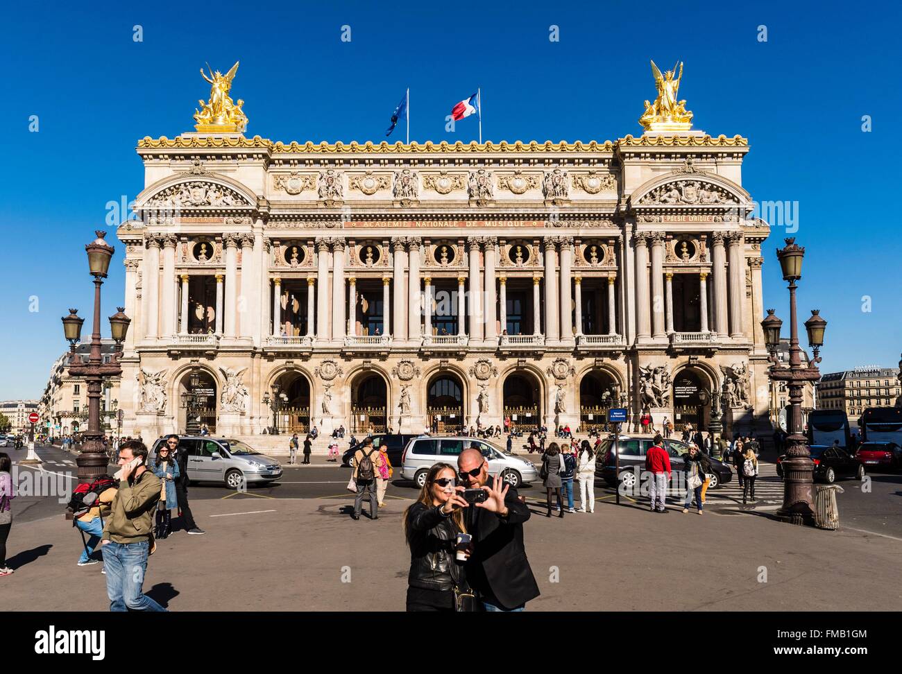 France, Paris, Opéra Garnier, les touristes Banque D'Images
