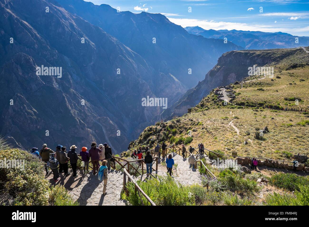 Pérou, Arequipa, canyon de Colca, Province Mirador Cruz del Condor (alt : 3287m), arrêt pour voir les condors Banque D'Images