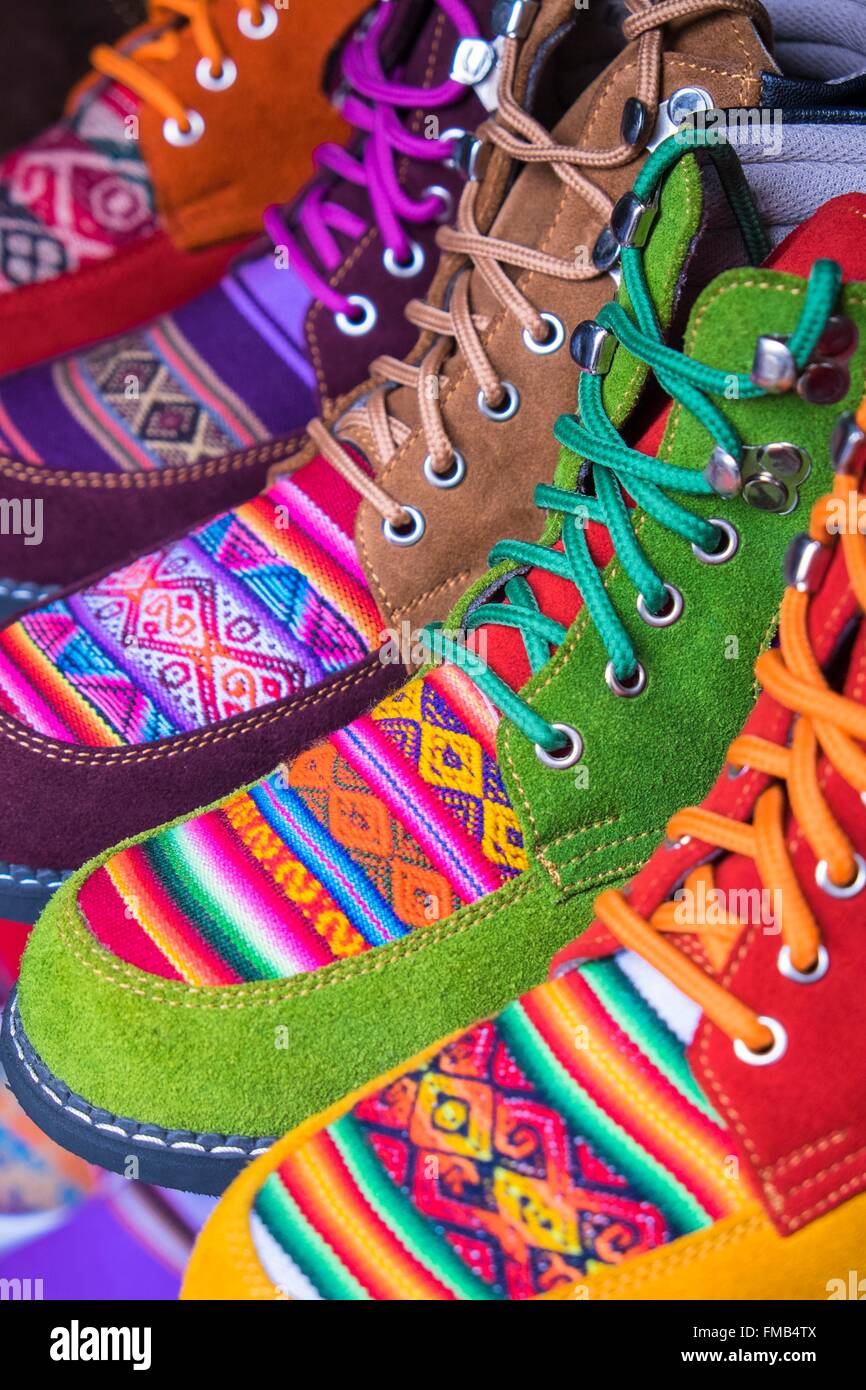 Pérou, Cusco, Cusco, province inscrite au Patrimoine Mondial de l'UNESCO, shoes shop Banque D'Images